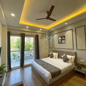 The Empire 1rk Near Max & Fortis Hospital Hotel